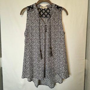 Rewind Black and White Floral Sleeveless Top